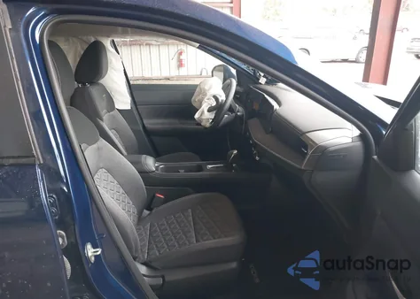 2025 Nissan Kicks Sv Intelligent Awd z USA, uszkodzony, nr VIN 3N8AP6CB0SL309512